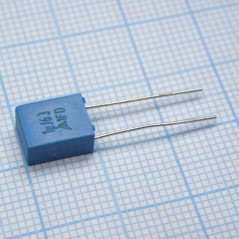 конденсатор металлопленочный полиэтилентерефталатный 1uF ±5% 63V (7.3 X 4.5 X 9.5mm) радиальный 5mm в ленте