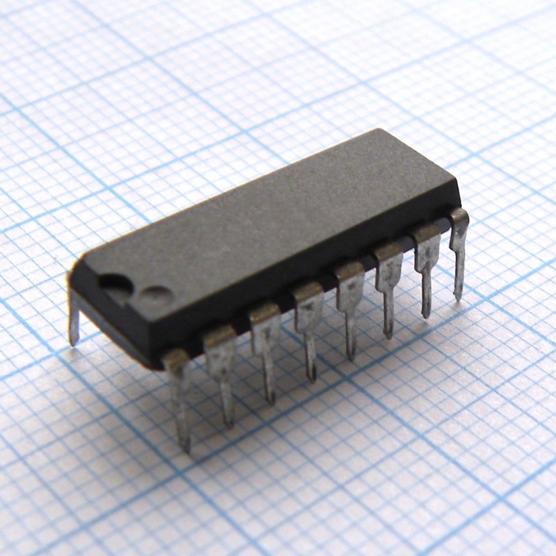 Набор ключей (сборки транзисторов Дарлингтона) x 7  50V  0.35A  Interfaces: 5V TTL, CMOS