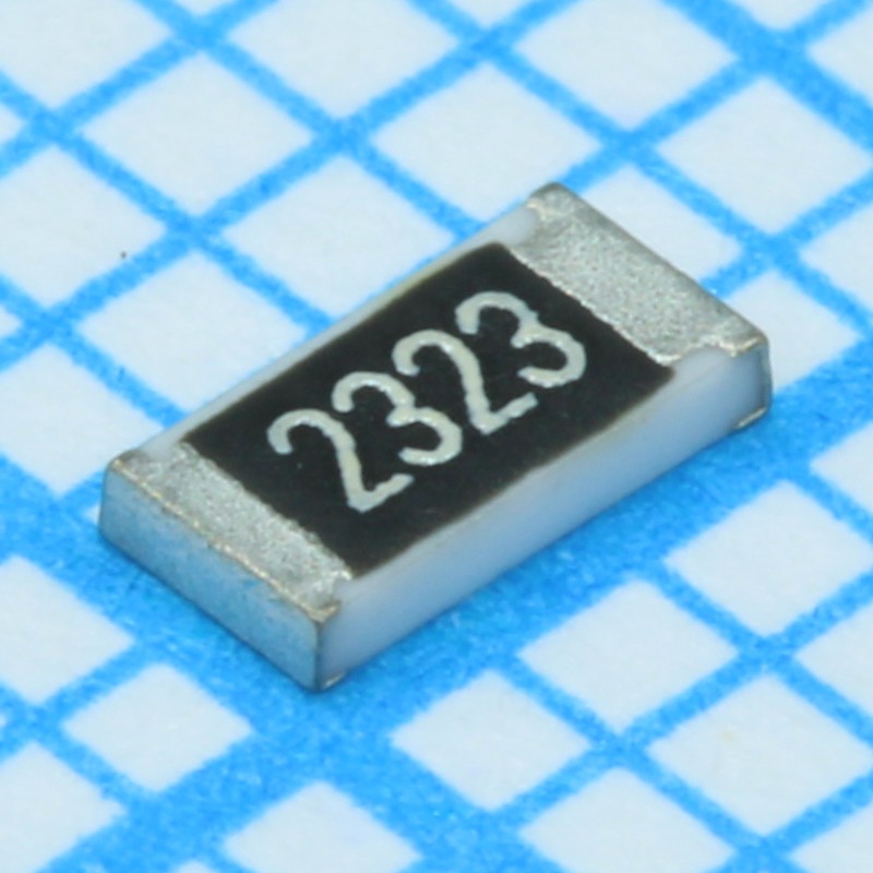 Резистор толстопленочный 1206 330 Ом ±1% 0.667Вт(2/3Вт) ±100ppm/°C для поверхностного монтажа автомобильного применения лента на