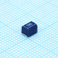Индуктивность проволочная, на ферритовом сердечнике 1мкГн ±10% 7.96МГц 1.05A 0.11мОм 1812 лента на катушке