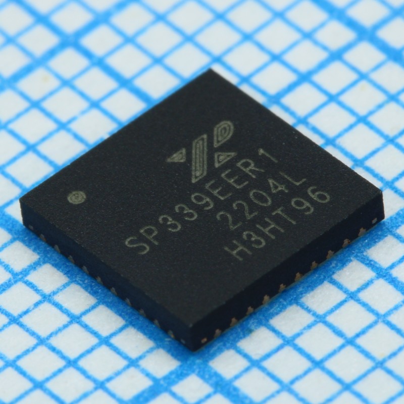 Приемопередатчик RS-232/RS-422/RS-485 40-Pin QFN EP лента на катушке