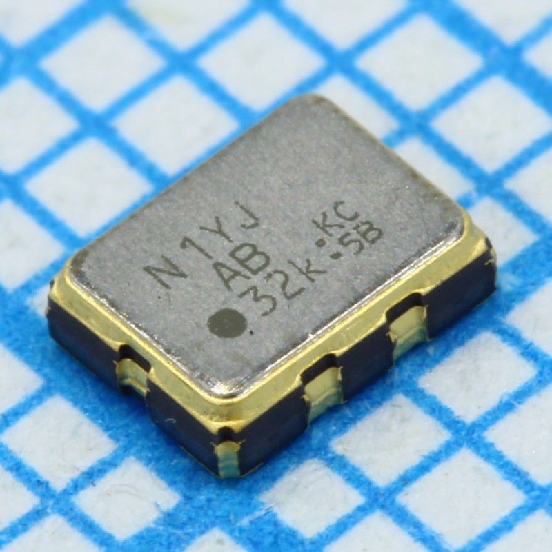 Кварцевый генератор TCXO SMD 3.2*2.5*0.9мм, 32.768кГц, Uпит-3В, 7ppm, -40°…+105°C
