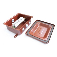 Коробка КМ 43-10 У3 IP43 ступенчатый ПВХ-ввод ГОФРОМАТИК/ЗЭТАРУС zeta30338