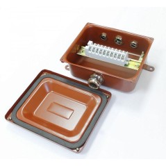 Коробка КМ 65-10 УХЛ1.5 IP65 латун. ввод ГОФРОМАТИК/ЗЭТАРУС zeta30342