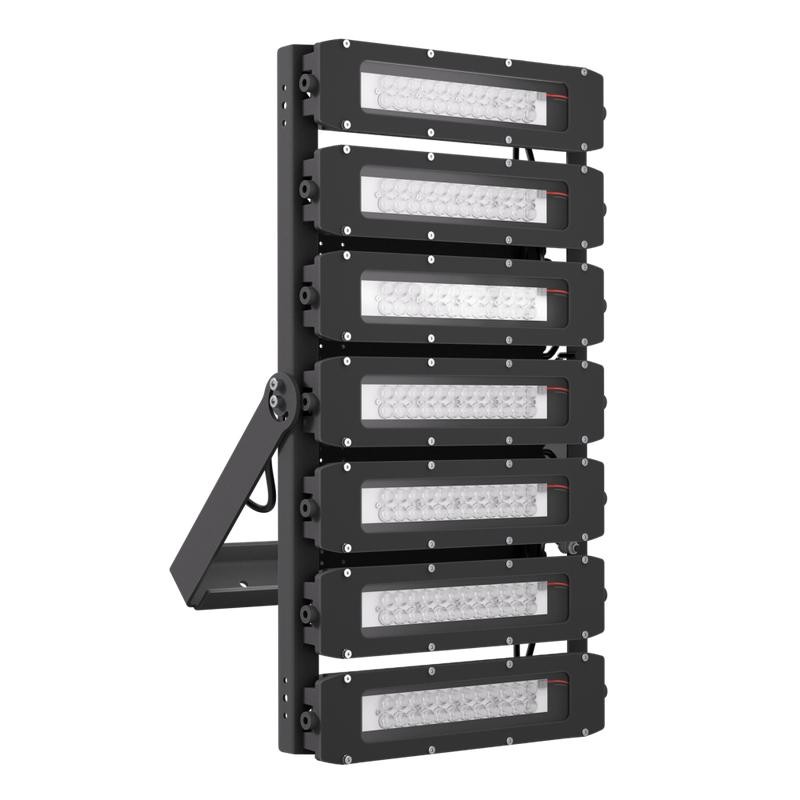 Прожектор светодиодный LAD LED R700-7-PC-120-750-D48-700L1 ST 700Вт CRI70 5000К IP67 230В КСС типа "Д" крепление на лире LADesig