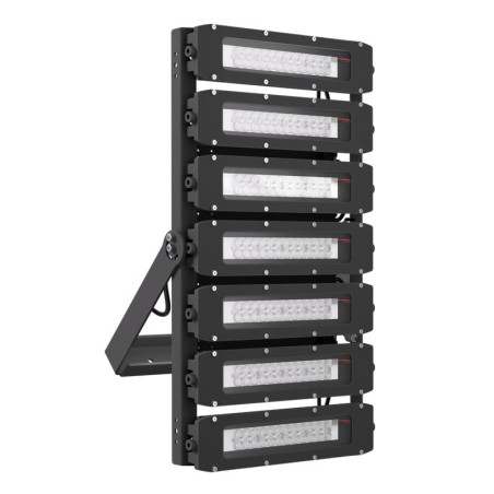 Прожектор светодиодный LAD LED R700-7-PC-120-750-D48-700L1 ST 700Вт CRI70 5000К IP67 230В КСС типа "Д" крепление на лире LADesig