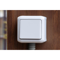 Выключатель 1-кл. ОП Quteo 10А IP44 250В 10AX сер. Leg 782330