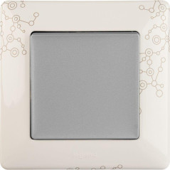Выключатель 1-кл. СП Valena Life 10А IP20 250В 10AX с лицев. панелью безвинтов. зажимы механизм алюм. Leg 752601