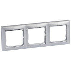 Рамка 3-м Valena горизонт. алюм./серебр. Leg 770353