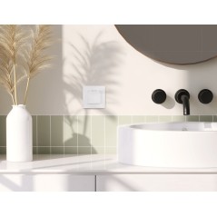 Розетка 1-м Etika 16А IP44 250В с заземл. защ. шторки с крышкой безвинтов. зажимы бел. Leg 672226