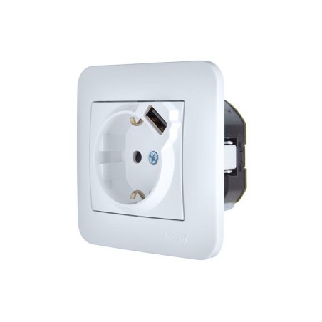 Розетка 1-м СП ASTI 16А IP20 с заземл. с заряд. устройством USB в сборе бел. LEZARD 7081-0202-181