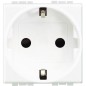 Розетка 1-м СП 2мод. 16А IP20 2P+E с заземл. защ. шторки бел. Leg BTC N4141 Розетка 1-м СП 2мод. 16А IP20 2P+E с заземл. защ. шторки бел. Leg BTC N4141