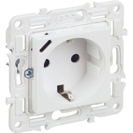 Розетка SKANDY 18Вт 16А с заземл. защ. штроки с USB C SK-R17W арктич. бел. IEK SK-R14-16-U14-018-K01