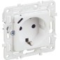 Розетка SKANDY 18Вт 16А с заземл. защ. штроки с USB C SK-R17W арктич. бел. IEK SK-R14-16-U14-018-K01