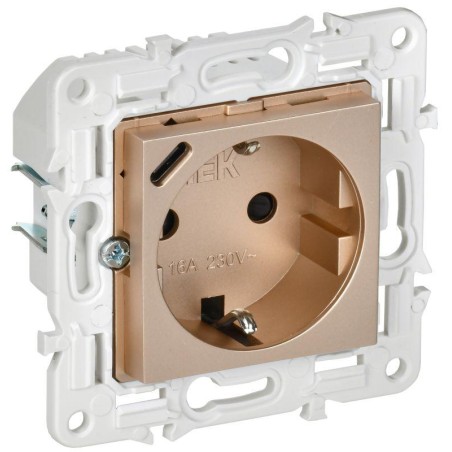 Розетка SKANDY 18Вт 16А с заземл. защ. штроки с USB C SK-R17Sa песочн. IEK SK-R14-16-U14-018-K98