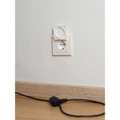 Розетка BRITE РСбш10-3-БрЖ 16А IP20 с заземл. защ. шторки с крышкой механизм жемчуж. IEK BR-R16-16-K36