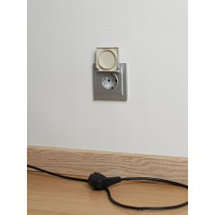 Розетка BRITE РСбш10-3-44-БрА 16А IP44 с заземл. защ. шторки с крышкой механизм алюм. IEK BR-R16-16-44-K47