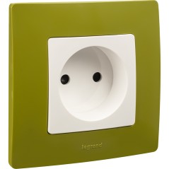 Розетка 1-м СП Etika 16А IP31 250В 2P без заземл. защ. шторки немецк. стандарт винтов. клеммы механизм бел. Leg 672234