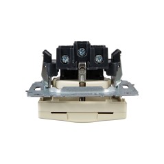 Розетка BRITE РСбш10-3-БрКр 16А IP20 с заземл. защ. шторки с крышкой механизм беж. IEK BR-R16-16-K10