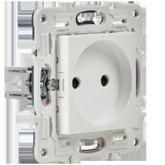Розетка SKANDY 10А без заземл. защ. штроки SK-R01W арктич. бел. IEK SK-R13-10-K01