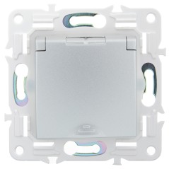 Розетка 1-м SKANDY 16А IP44 с заземл. защ. штроки с крышкой SK-R11S серебр. IEK SK-R16-16-44-K23
